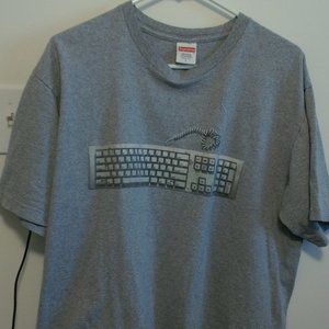 NWOT RARE! Supreme KEY BOARD men's t-shirt size xl